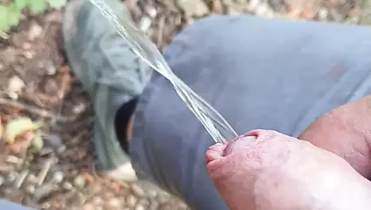 Ormanda minipenis çiş