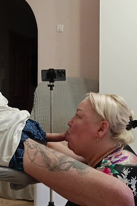 Stepmom Gives Blowjob to Get Enough Cum