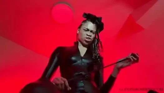 Бить свои яйца и ешь это - чернокожая богиня женского доминирования Rosie Reed, яиц и яиц и инструкция по поеданию спермы, доминирование в видео от первого лица - Стандартное определение