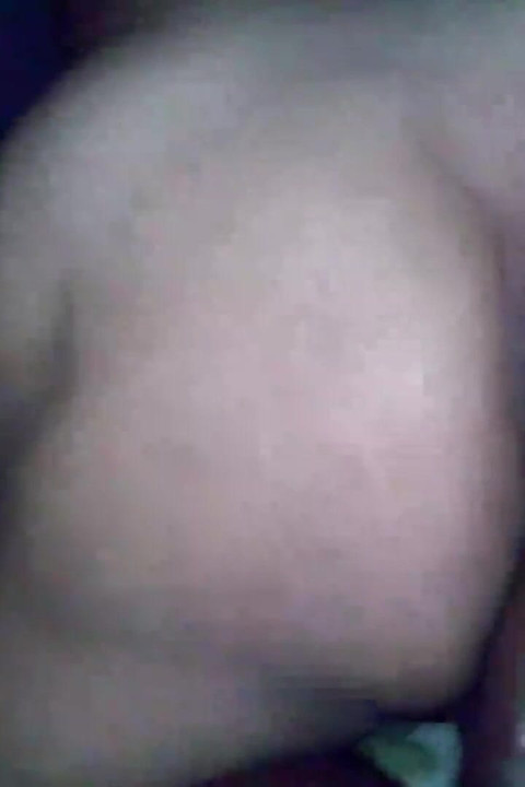 Une grosse bite noire baise une employée d’entreprise