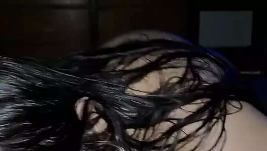 Isteri menghisap zakar sehingga saya pancut ke dalam mulutnya
