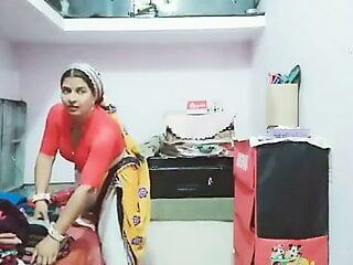 インド人モンサダフ叔母のホットドレストレーニング