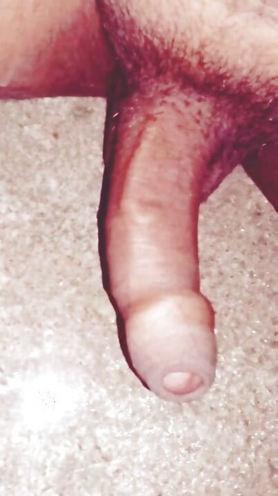 샤워하는 동안 자위하는 나는 매우 섹시한 트랜스젠더입니다.