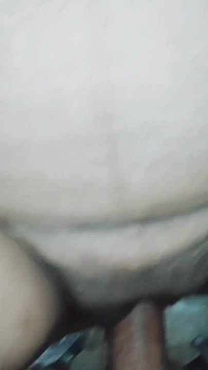 Desi Bhabi ka Garam Phuda Muft Chudai | Clip 1