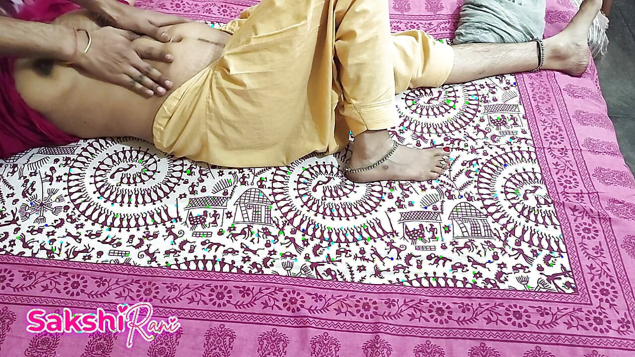 Indiancă bhabi sexy vrea un masaj cu indianul ei dever și indian dever futute satisfăcute bhabi video viral hindi complet