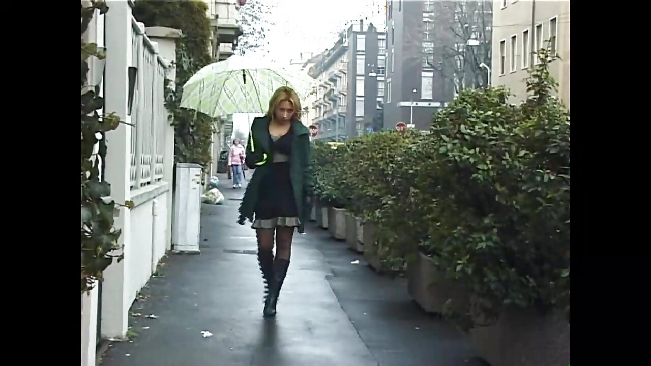 Velike sise, dlakava pička obožava dildo, voli kurac u pički