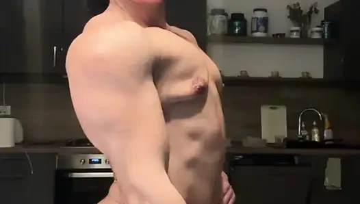 Toket cewek kulit hitam ini dientot habis-habisan sampai mengerang keenakan