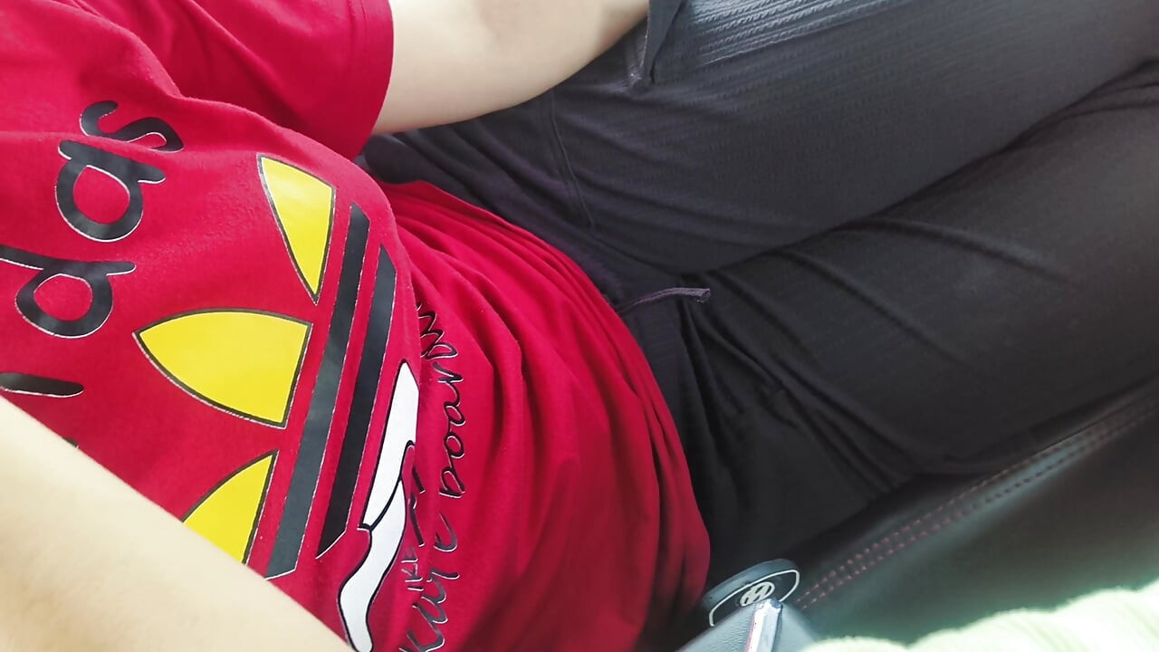 Freundin gibt ihrem freund blowjob im auto-sex in der Öffentlichkeit