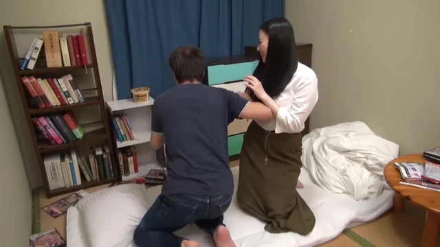 The Wife Living Upstairs Came to Retrieve Lost Panties - Part.1