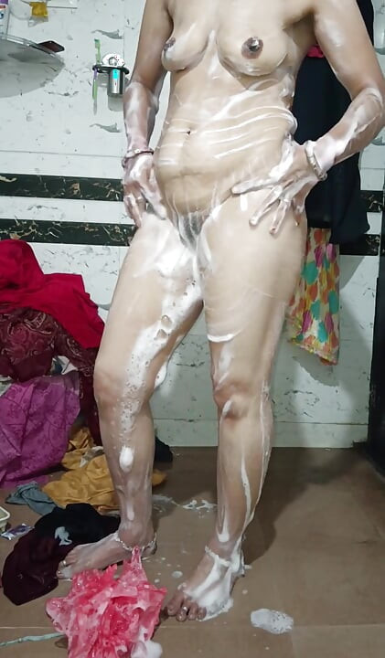 Priya Bhabi hete lichaamsshow