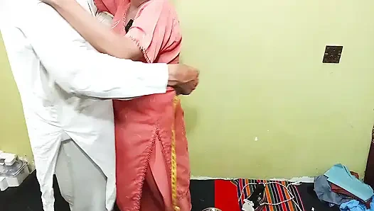 Hintli Desi Bhabhi Taylor tarafından Sikildi Dik Köpek Stilinde Anal Darzi ve Büyük Göğüsler Wali Bhabhi Bana K Gand Ki Chudai Kari