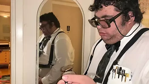 Swedish porn video – Nerd in his true form admiring himself.