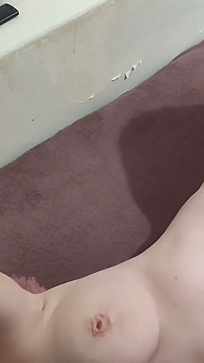 Min elsker fingerer mig og masserer min G-punkt, en dejlig orgasme | Klip 2