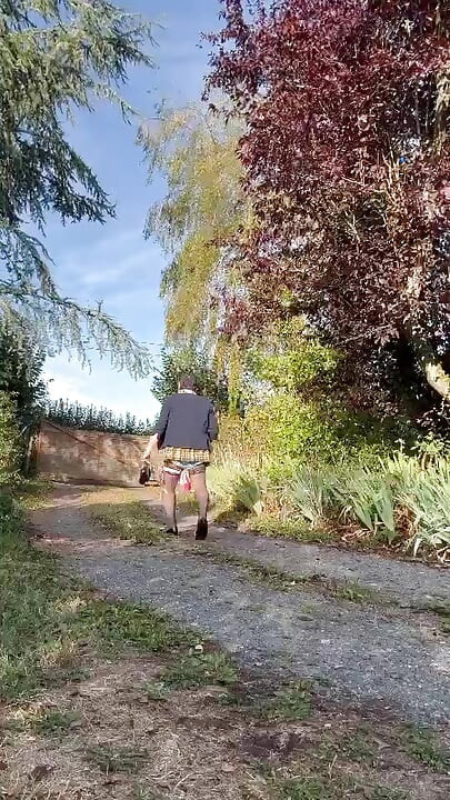 Dressed in a little yellow plaid skirt for a night out