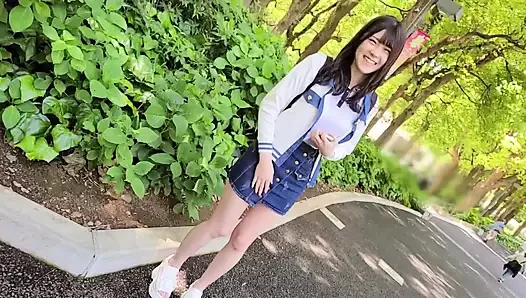 Bagian 1: cewek cantik yang baru dipilih terbangun dengan ciuman perancis yang intens!
