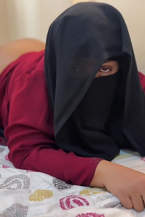 Can You See My Hotness? Im Alone Hot Muslim Girl, Please Fuck My Big Ass, I Need Your Fucking