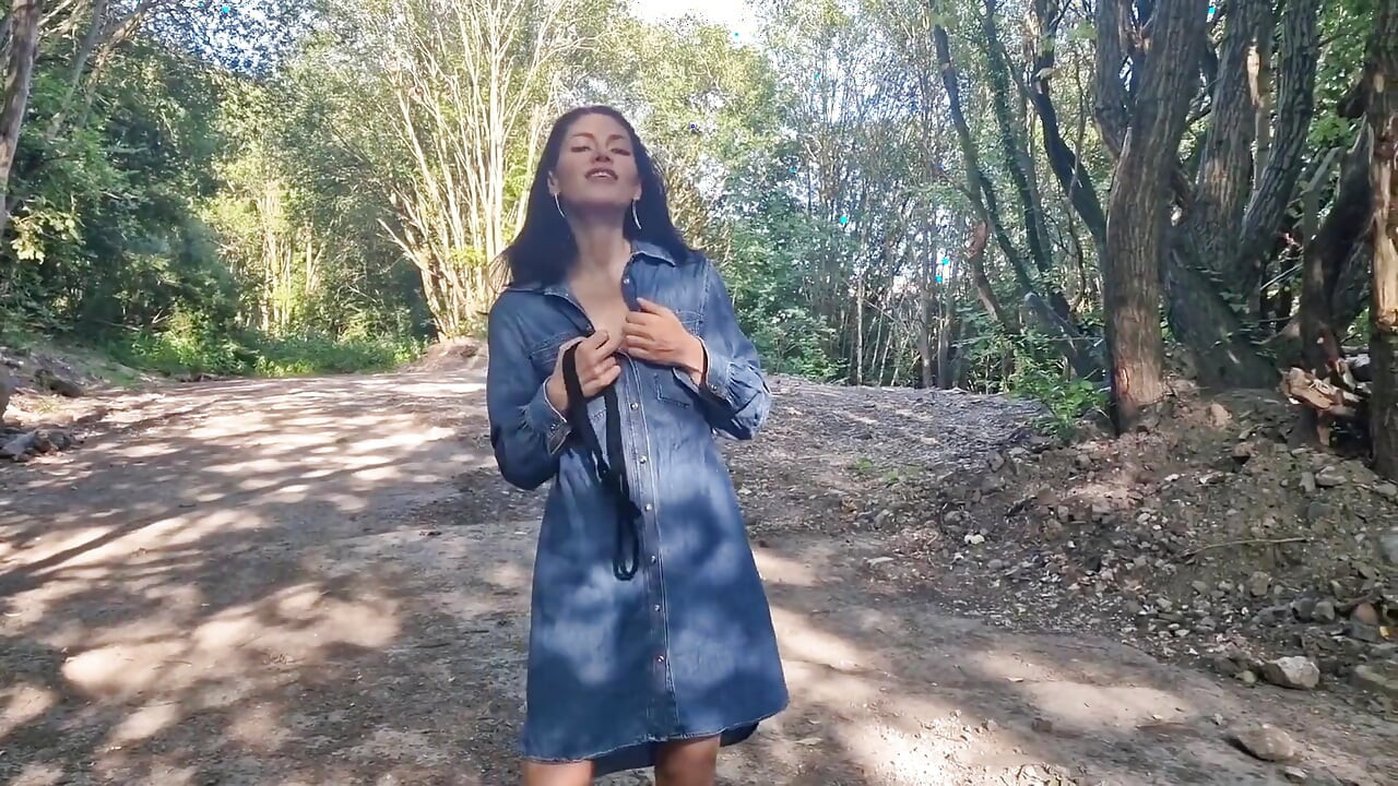 Outdoor Naked, Gaping and Pissing