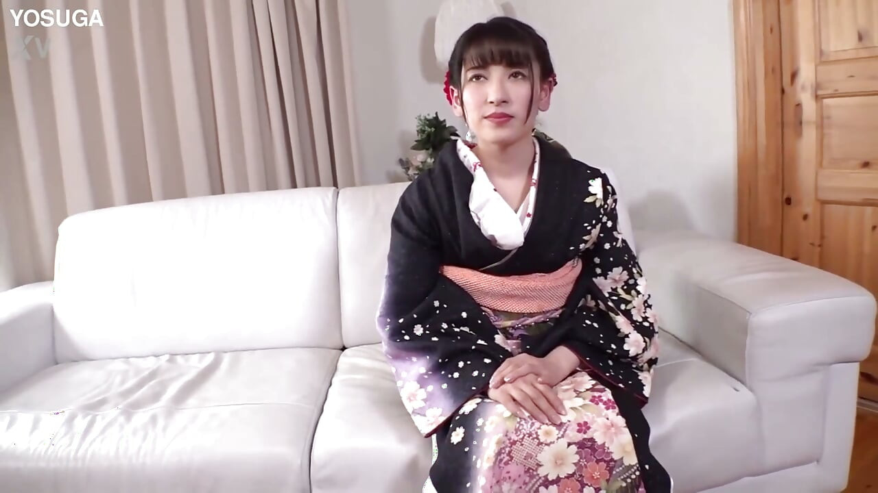20-year-old on Her Way Home From Her Coming-of-age Ceremony - Free Commemorative Photo Shoot, She Was Tricked Into Taking Photos