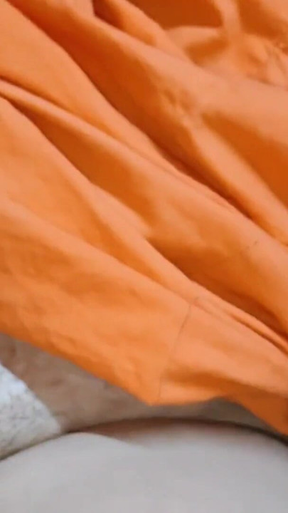 Raat me 2 baje padosi bhabhi ka ghe me gaya to bhabi chut ko ungli kar rahi thi | Clip 1