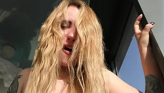 Моя Голая Соседка Играет В Футбол На Моем Компьютере Дома