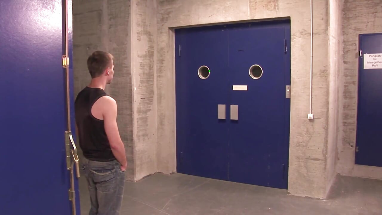 Exclusive video Bareback: Hot and wild fuck in the Locker Room between horny gays