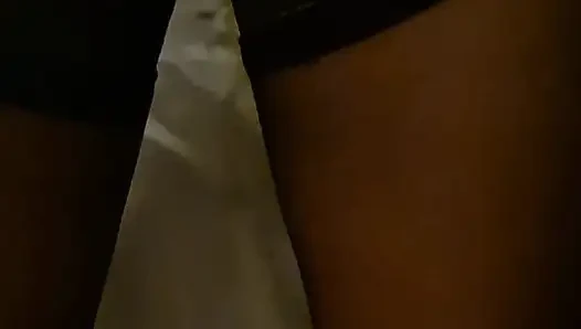 Aku bercinta dengan rekan saya.
