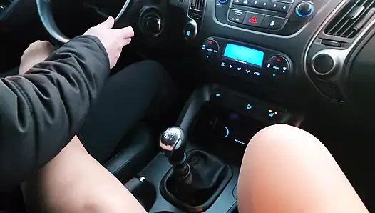 Hot milf in stockings seduces a taxi driver in the car