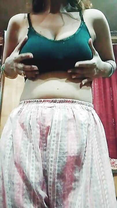 Indian Desi Girl Big Boobs Show