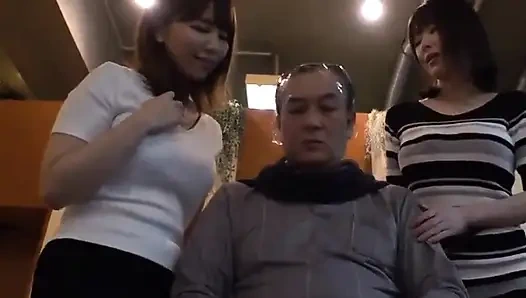 Salon harem servisi - üç stilist sırayla kontrolü ele alıyor