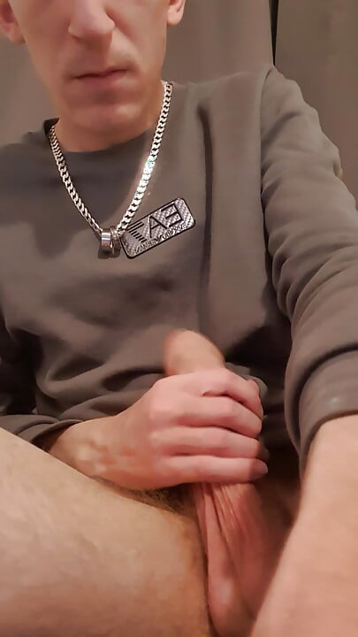 Homemade two handed wank skinny lad
