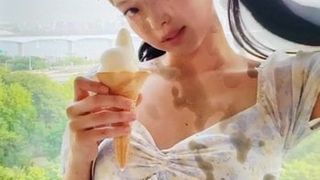 Jennie (blackpink) omaggio di sborra