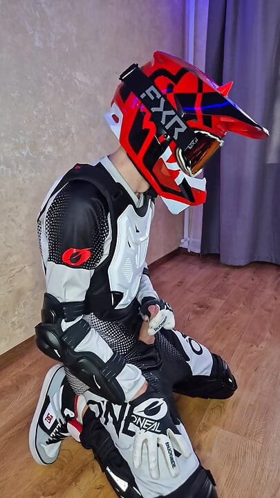 I Put on My Boyfriend's Mxgear, Cum Twice