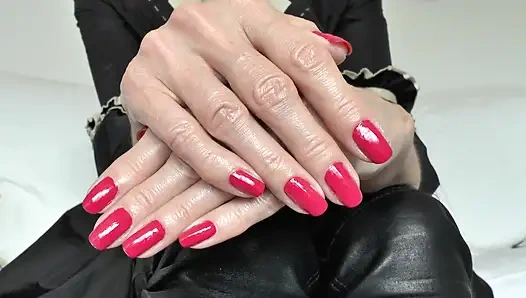 Roter Fingernail-Tag, lady victoria Valente