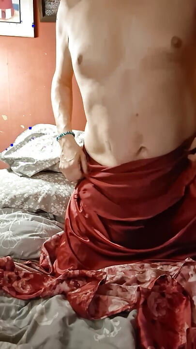 Ugly old tranny goes wild on a pair of dildos