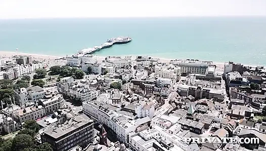 Chelsea Ellis, debüt in einem heißen interracial fick mit dem schwarzen hengst