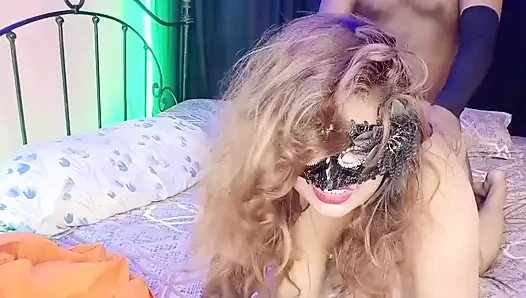 Büyük Hintli teyze erkek arkadaşını sikiyor