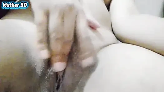 Video call priya -mu insana sarker lagi asik muasin memekmu sendirian di kamar