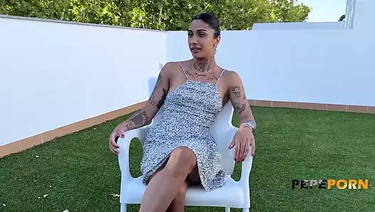 2 amatör çaylak nasıl sikişeceğini öğrenecek: onlara göster Valeria!