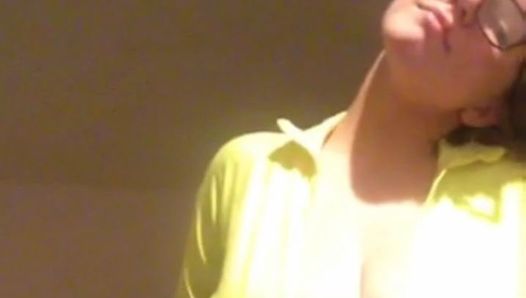 Solteira gordinha adolescente samantha tira roupa para ex-namorado no whatsapp