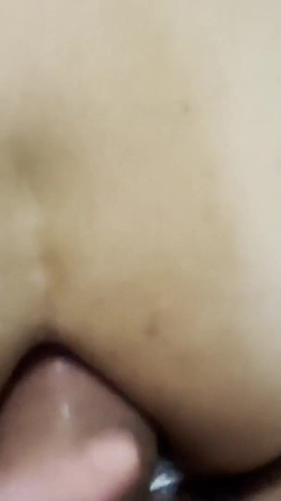 我的第一次雙重滲透。大雞巴插進我屁眼的肛門假陽具 |片段 1