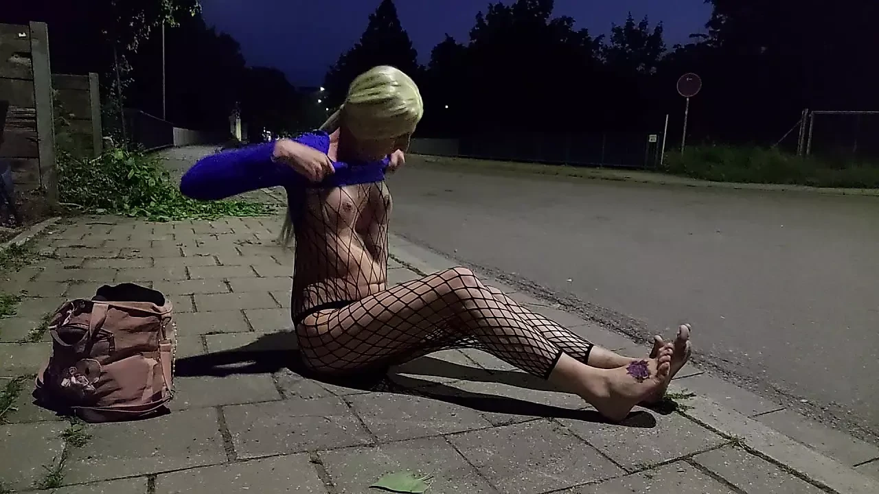 Meztelenkedj kora reggel, és viselkedj