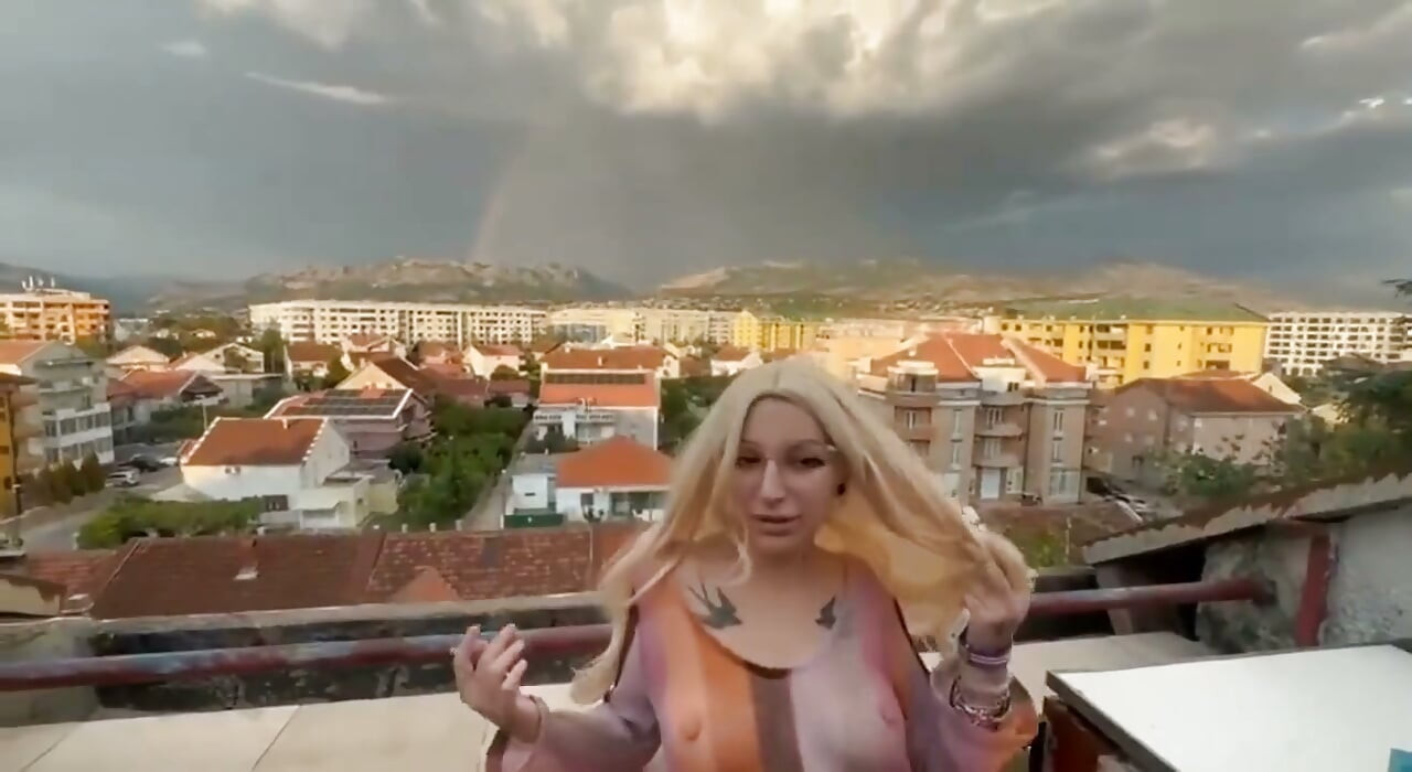 Rainbow Smoking, meia-irmã provocando buceta