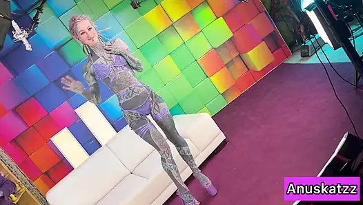 BTS Jerman lateks strap on di belakang layar anal