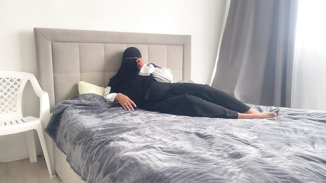 I caught my Arab stepmom having phone sex and banged her.