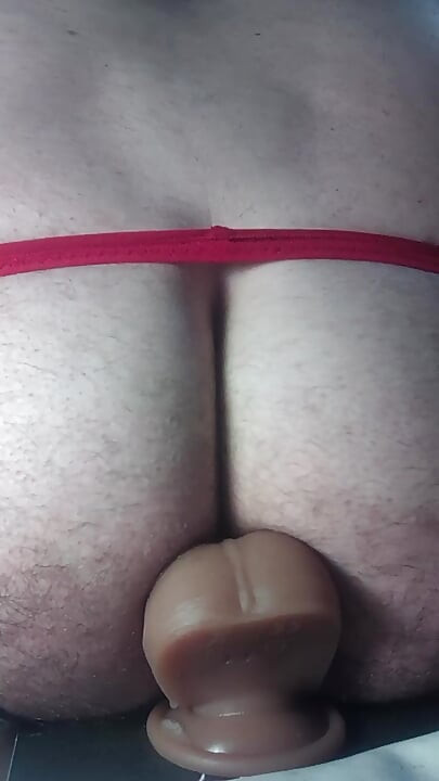 I fuck my tight ass in close-up