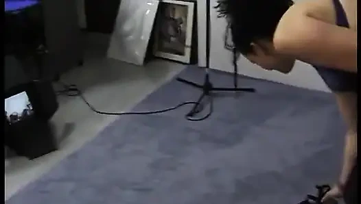 Büyük memeli esmer hatun oyuncu seçmelerinde sikiliyor