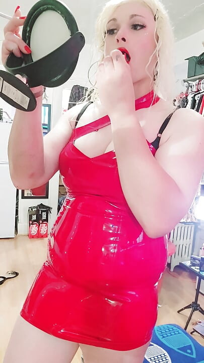 Hot Latex Smoking Kylie Rey