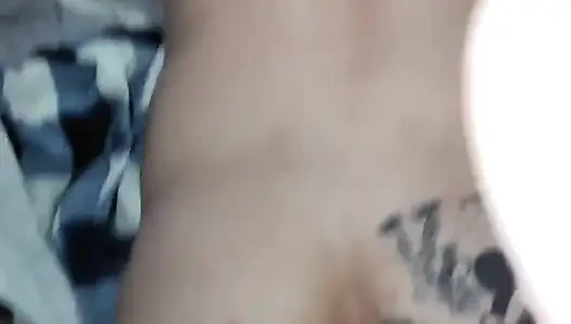 Saten onu karnında yaşıyor