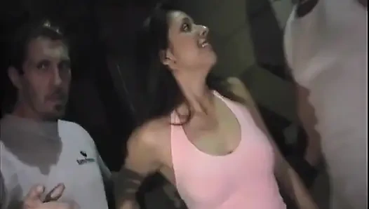 Шлюховатую тинку трахнули в межрасовом тройничке