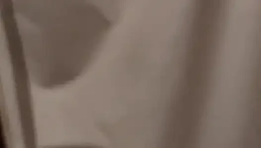 Üvey kız kardeş köyde duş alırken onları izlememi seviyor